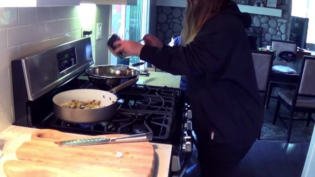 Dave & Shecky's Groovy Cooking Show: Ep 5: Breakfast Burrito смотреть онлайн