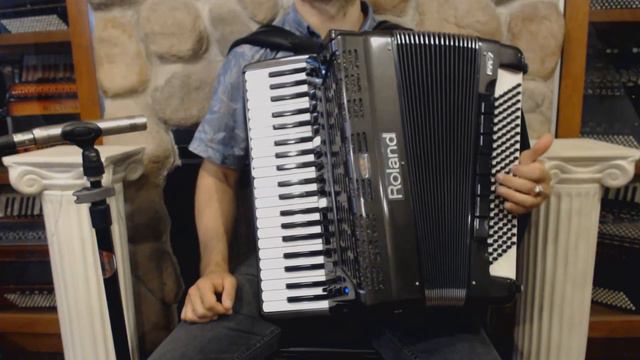 3082 - Gray Roland FR-7 Digital Piano Accordion 41 120 $1999 смотреть онлайн