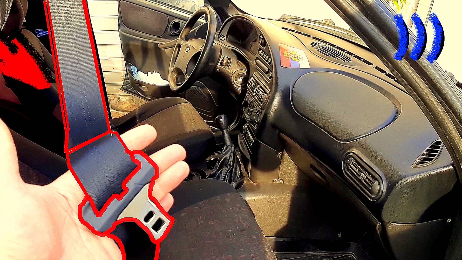 Простая причина почему ремень безопасности не втягивается обратно