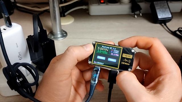 Мегаогляд: 65W GaN зарядка від Essager