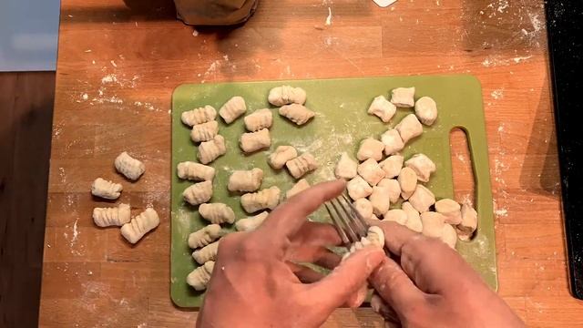 Homemade Gnocchi with Tomato Sauce смотреть онлайн