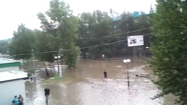 Потоп на улице Ленина в Урае ХМАО 20.07.12 смотреть онлайн