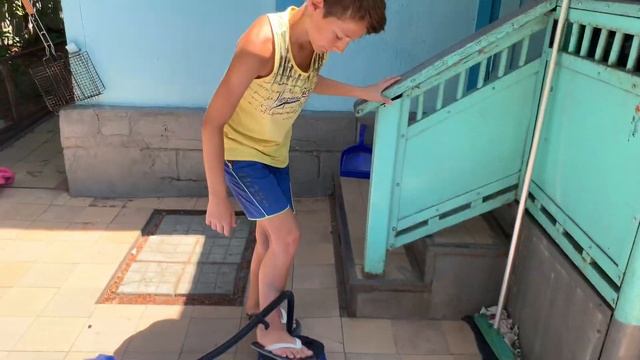 Геленджик. Надуваем бассейн в доме. Вернули телефон. Поломка в машине. смотреть онлайн