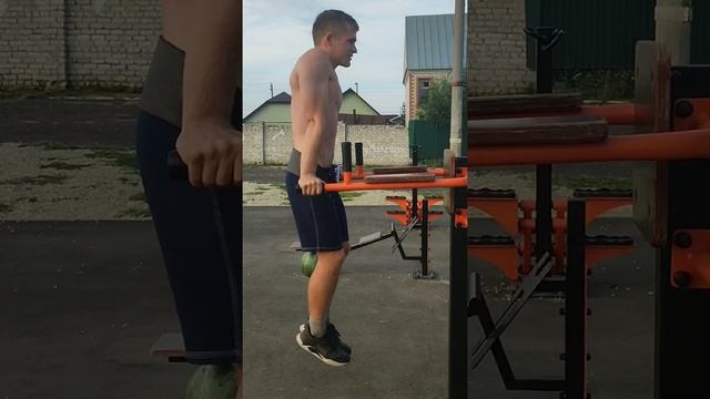Отжимания на брусьях с 16 кг. смотреть онлайн