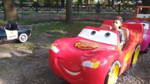 Артурчик катается на Молнии Маккуин🚗😛 (24/7/21)