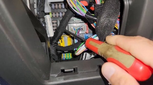 Opel Grandland - POWER OUTLET FUSE LOCATION ( 2017 - 2022+ )