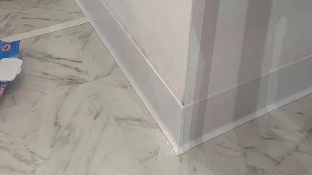 Плинтус алюминиевый Л-образный Белый матовый (100х11х3000 мм) смотреть онлайн