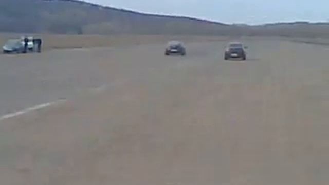 драг в Уфе Infinity vs Bentley (аэродромМаксимовский).mp4 смотреть онлайн