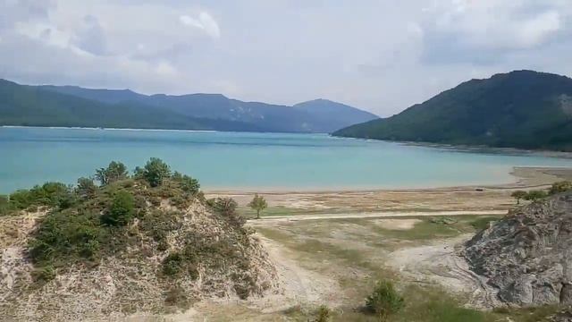 Испанские озера смотреть онлайн