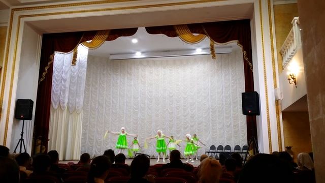 "Девка по саду гуляла". Самара. "Веснушки". 25 апреля 2015 г.(1) смотреть онлайн