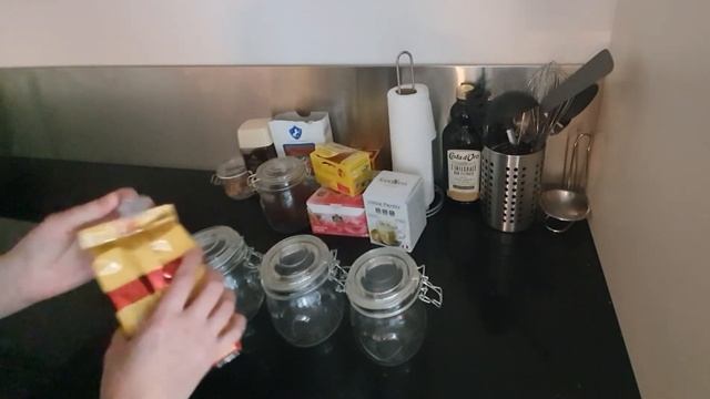 Минимализм и порядок на кухне / Куда убрать хлам со столешницы? / Организация чайного уголка смотреть онлайн