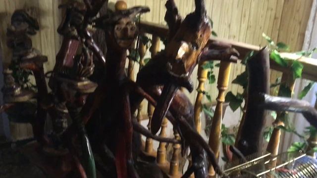 Влюблённый в жизнь человек создаёт шедевры из дерева смотреть онлайн