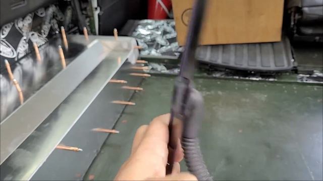 Land Rover Defender Rear Tub Puma Conversion Pt2 смотреть онлайн