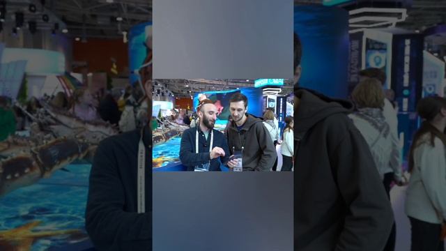 Омар фотографируется с тезкой | Омар в Большом городе #shorts смотреть онлайн