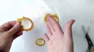 Кабошоны из эпоксидной смолы.  Необычный эффект с упаковочной пленкой.