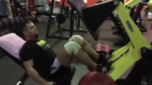 Жим ногами 400 кг смотреть онлайн