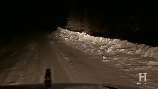 Dangerous Moments on Ice Road Truckers смотреть онлайн