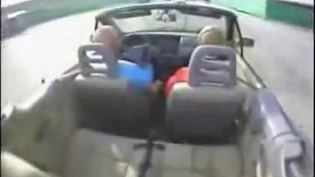 Vehicule Fiat Punto vs Fiat Punto cabrio Dekra Crash Test.avi-Extreme смотреть онлайн