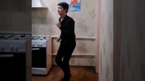 цыган дома танцует ?