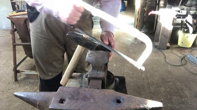 Насадка МОЛОТКА, ручник кузнеца для КОВКИ, буковая рукоятка с утоньшением; найдите три ошибки смотреть онлайн