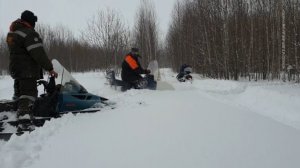 Удлиненный *Буран* и снегоходы *Тайга*.