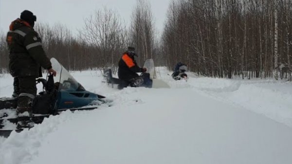 Удлиненный *Буран* и снегоходы *Тайга*.