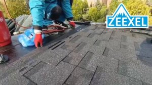 Монтаж кровли из гибкой черепицы на клеевую основу на пологую крышу.