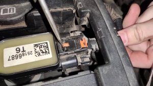 как снимается фишка с модуля зажигания Chevrolet Aveo T300