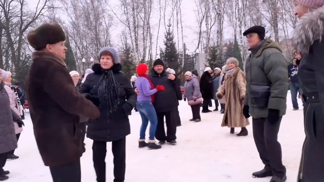МУЖЧИНА МОЕЙ МЕЧТЫ!??/ТАНЦЫ В ПАРКЕ ГОРЬКОГО ХАРЬКОВ ФЕВРАЛЬ 2021 смотреть онлайн