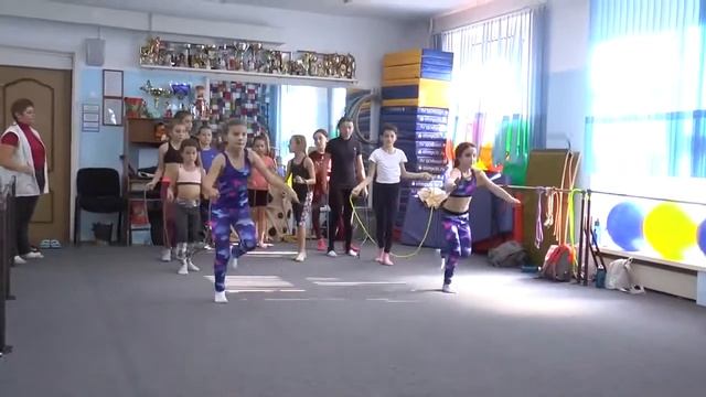 Онлайн занятие Весёлая скакалка смотреть онлайн