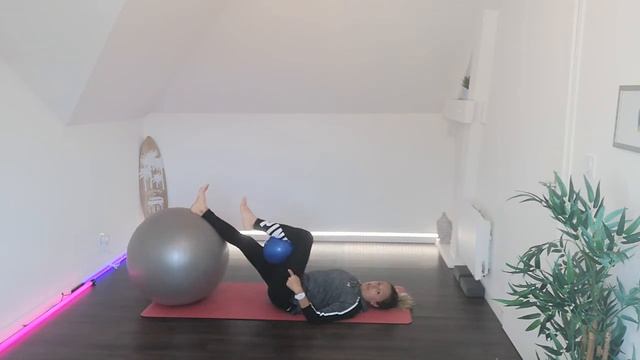 core pilates Swiss ball смотреть онлайн