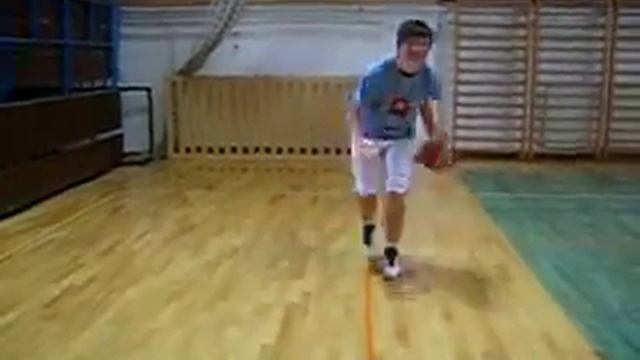 DejanRodic.com: Trenerska tabla - vaje za izboljšanje vodenja žoge (19.5.2011) смотреть онлайн