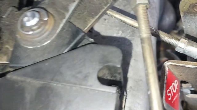 1984 Mercedes 300SD - Part 2 Vacuum Levers, Mono Valve, Dent Removal, Engine Degreasing and Carpet смотреть онлайн