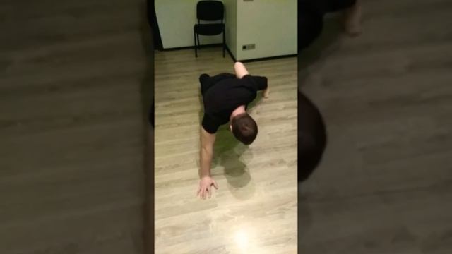 70 отжиманий на одной руке . смотреть онлайн