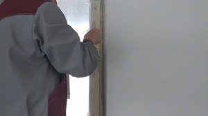 Сам шпаклюю дверной проëм и делаю гладкие и ровные углы – снято на видео