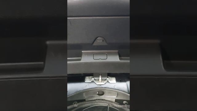 AUDI Q7 открываем багажник. смотреть онлайн