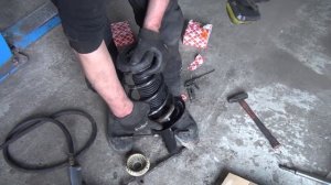 Citroen C3 (Ситроен Ц3) Замена амортизаторов, пружин, опорных подшипников, подушки