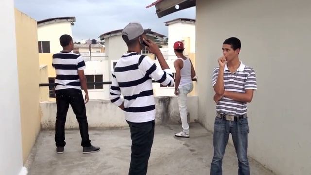 Yordi Saints - Funny Lol Contagiado Por La Música смотреть онлайн