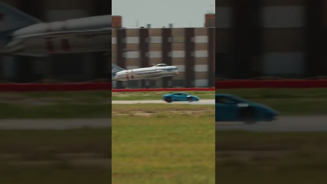 ☝️Миг-17✈️наперегонки🚘 #топ #авиация смотреть онлайн