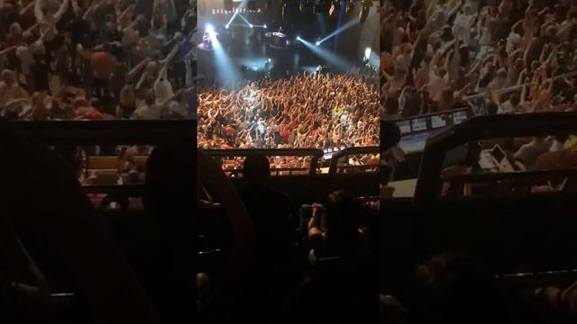 Баста прокачал янтарь холл по полной! смотреть онлайн