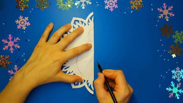 Красивая, новая, необычная снежинка из бумаги для украшения окон / Beautiful, new paper snowflake смотреть онлайн