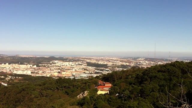 Вид с галереи одного из замков Синтры смотреть онлайн