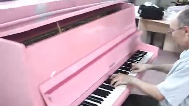Weinbach Pink Piano By Mumus смотреть онлайн