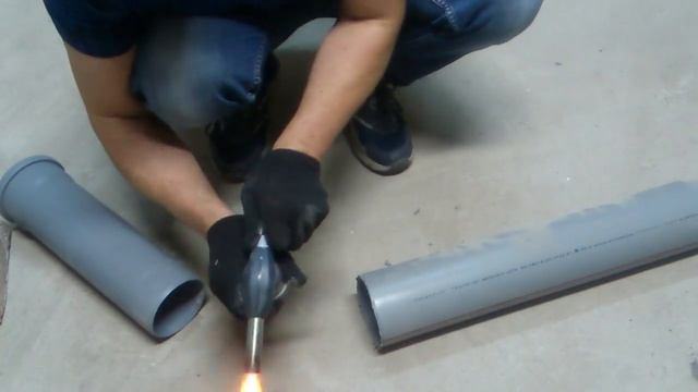 Как соединить канализационные трубы без раструбов. СОВЕТЫ САМОДЕЛЬЩИКА. смотреть онлайн