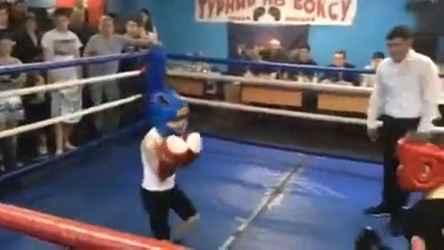 бокс дети 7лет первый бой никушки 27 марта 2016 выиграл смотреть онлайн