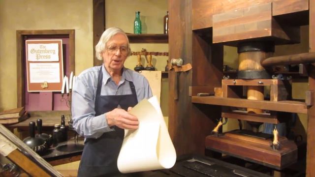 How a Johannes Gutenberg Printing Press Works смотреть онлайн