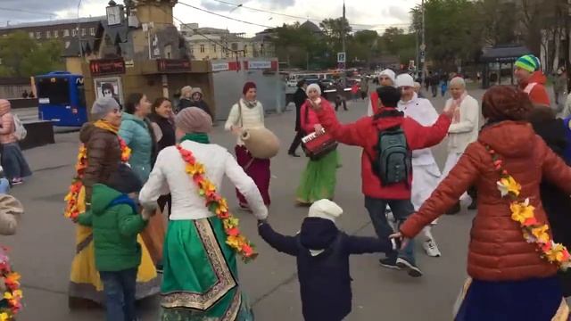 Харинама 3/7 на ст.м. Улица 1905 года 10.05.17 смотреть онлайн