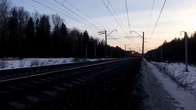 Приветливый электропоезд ЭР2Т-7160 перегон Нара-Бекасово 1 10.03.2016 смотреть онлайн