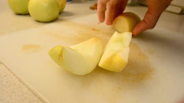 Лера, Таня и Паша готовят Apple Crumble!