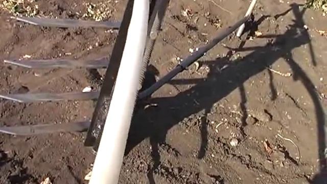 Копалка, рыхлитель земли на даче. смотреть онлайн